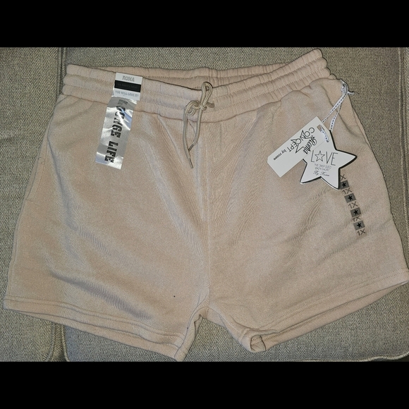 Roma Concept Crop Zip Hoodie + Elastic Fleece Shorts (Beige) (2 Piece Set) - Picture 5 of 6